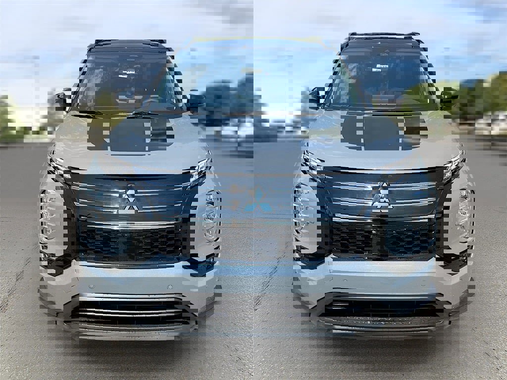New 2025 Mitsubishi Outlander Trail Edition image 2