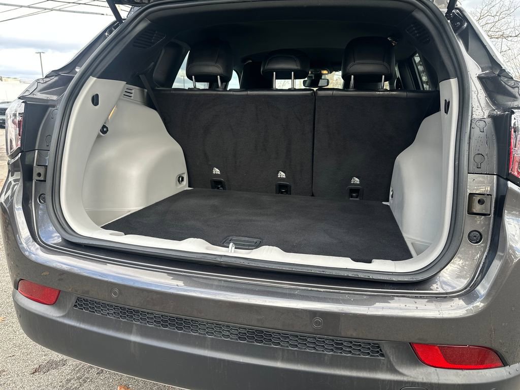 Used 2023 Jeep Compass Limited image 15