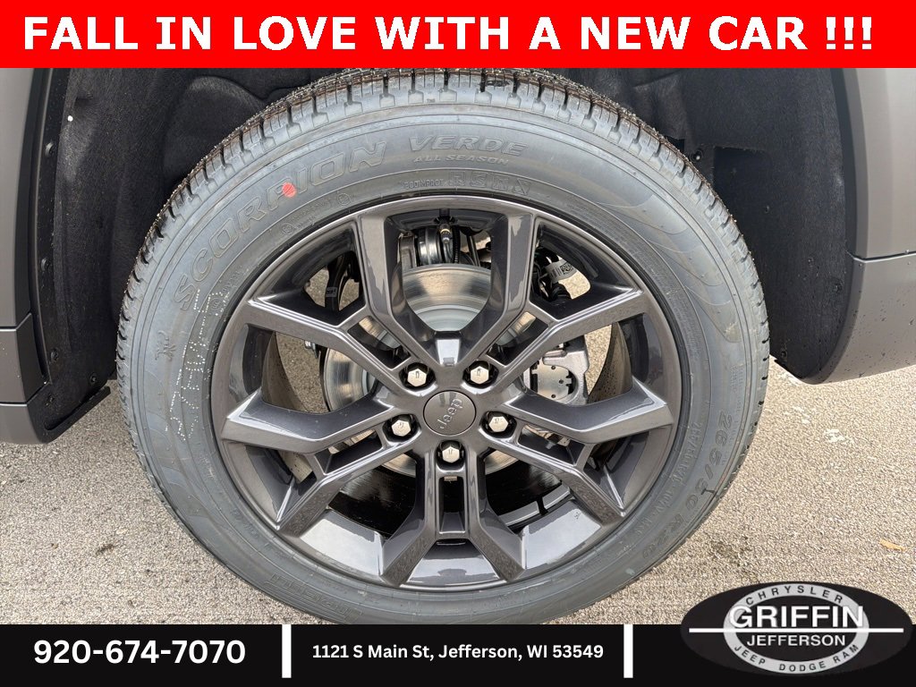 New 2025 Jeep Grand Cherokee Limited w/ Trailer Tow Package image 13