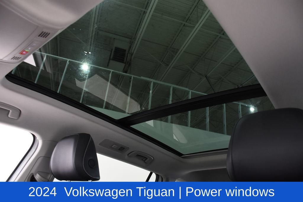 Used 2024 Volkswagen Tiguan SE AWD/4WD image 9