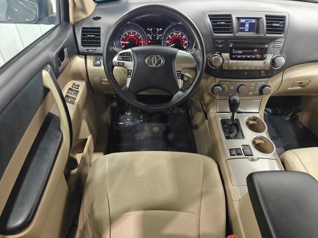 Used 2011 Toyota Highlander 4WD w/ Tech Pkg image 4