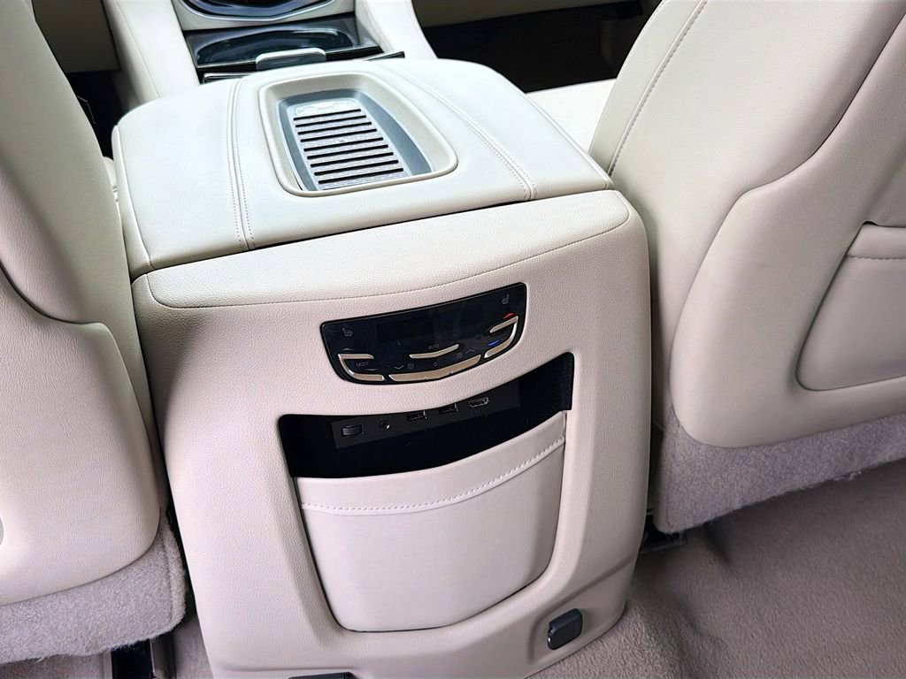 Used 2020 Cadillac Escalade Premium Luxury w/ LPO, Radiant Package RWD image 28