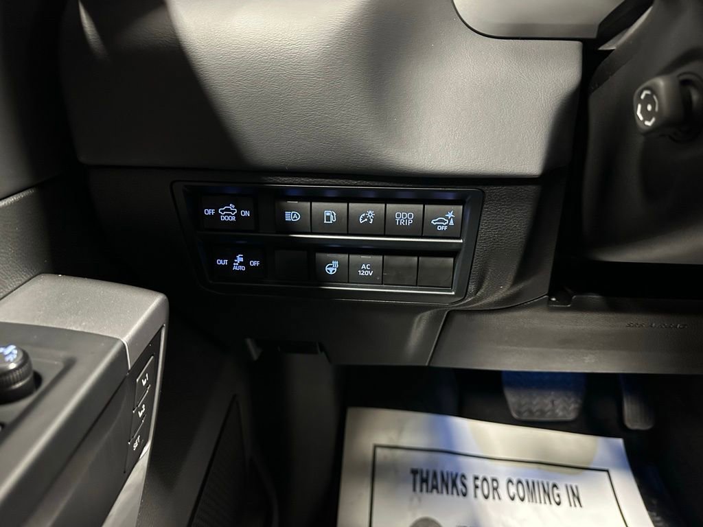 Used 2024 Toyota Tundra Platinum image 18
