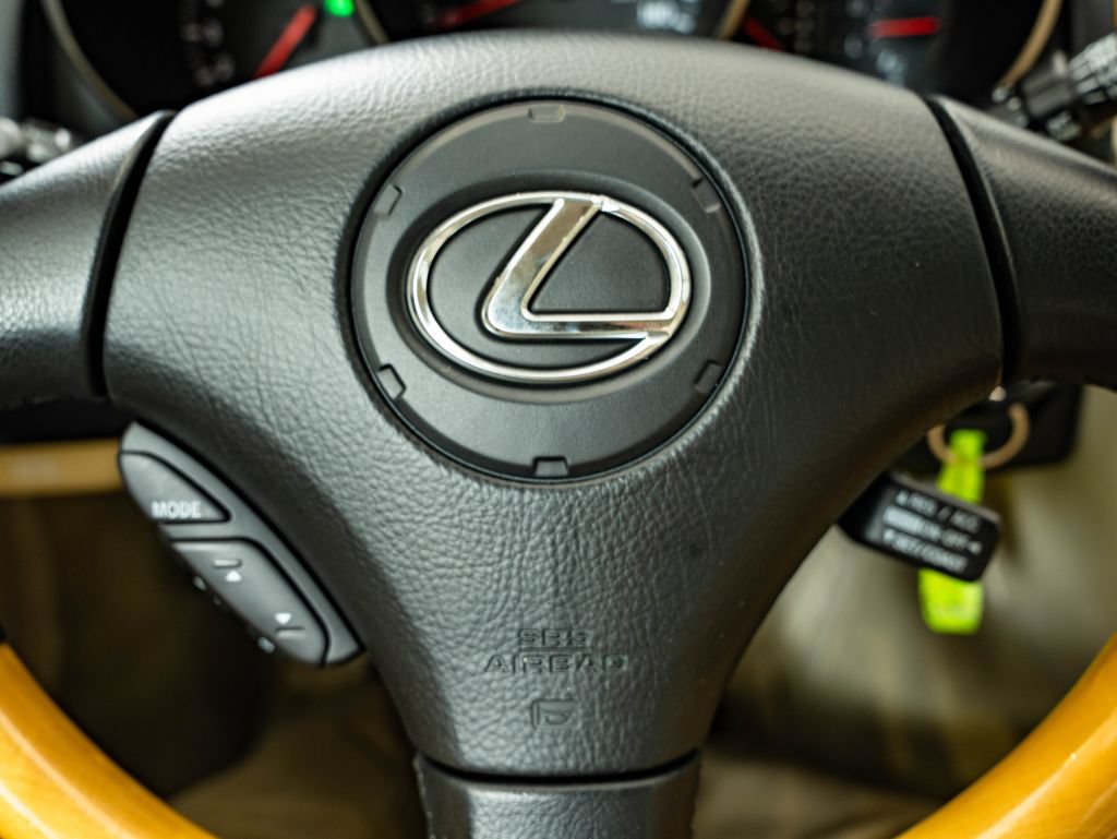 Used 2004 Lexus SC 430 Convertible RWD image 32