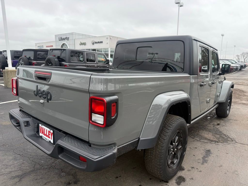 Used 2022 Jeep Gladiator Willys image 3