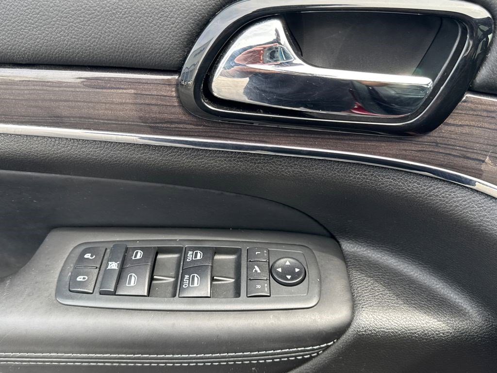 Used 2020 Jeep Grand Cherokee Overland image 22