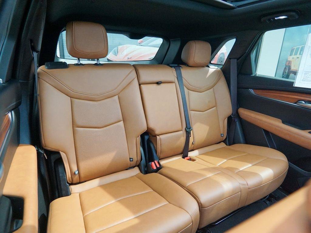 Used 2021 Cadillac XT5 Premium Luxury w/ LPO, Floor Liner Package AWD/4WD image 36