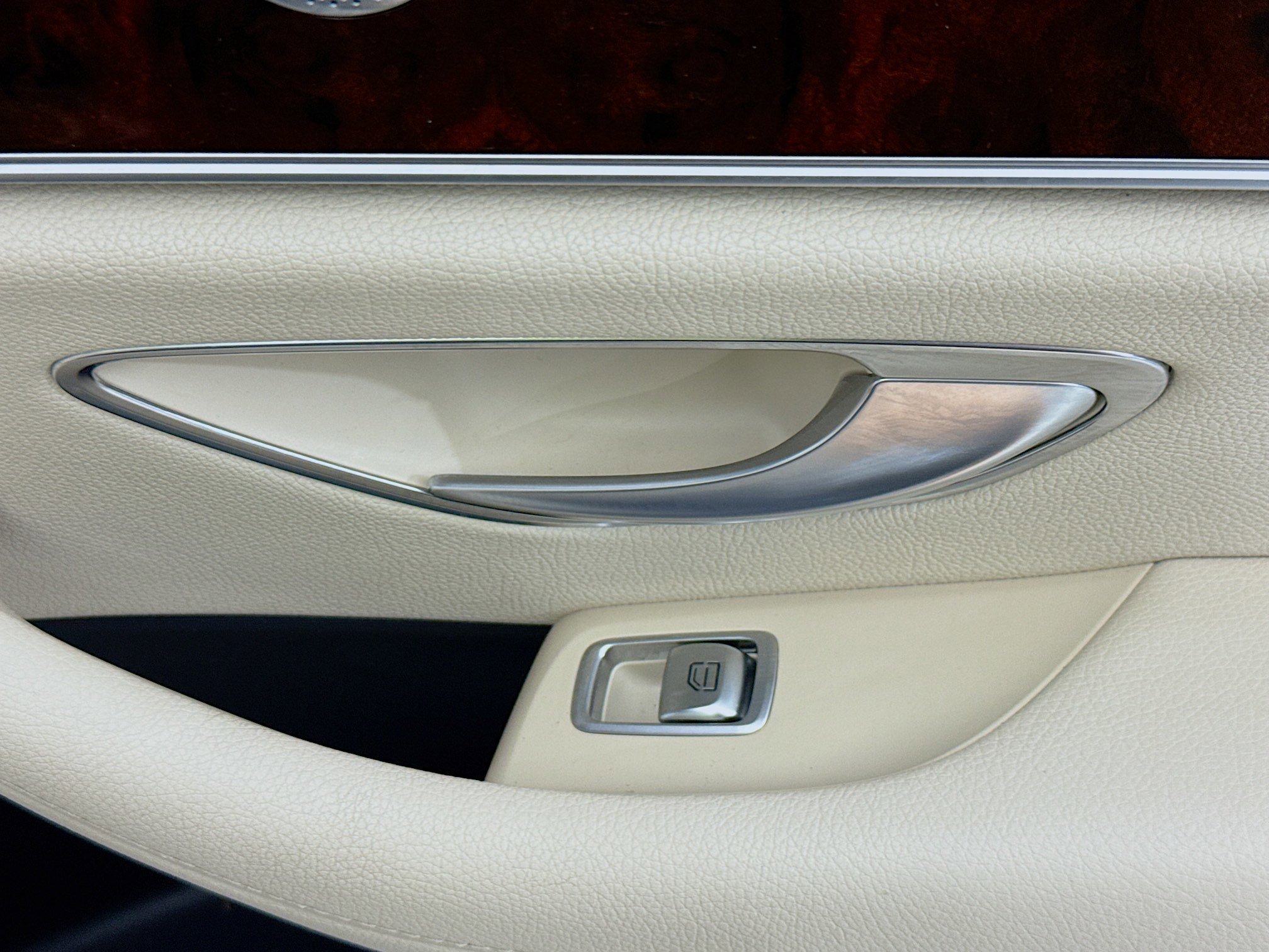 Used 2018 Mercedes-Benz E 300 w/ Premium 1 Package image 29