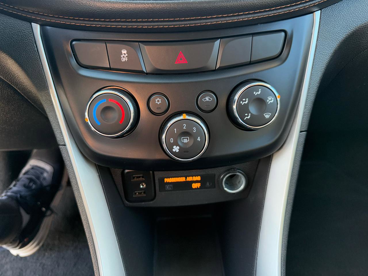 Used 2020 Chevrolet Trax LS w/ Tint and Cruise Package FWD image 21