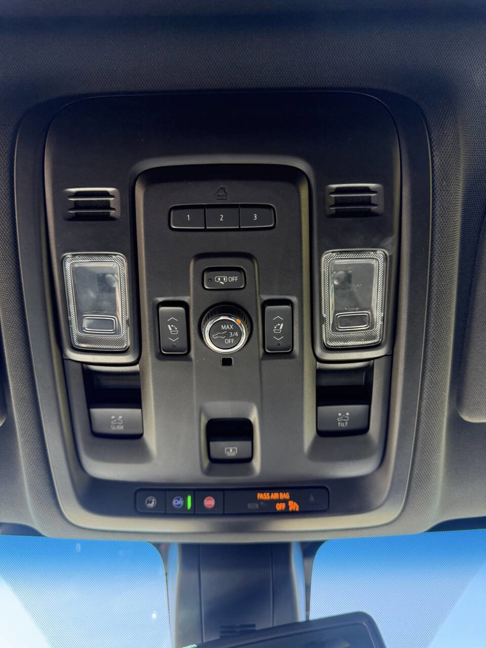 Used 2022 Chevrolet Suburban RST w/ Sport Performance Package AWD/4WD image 21