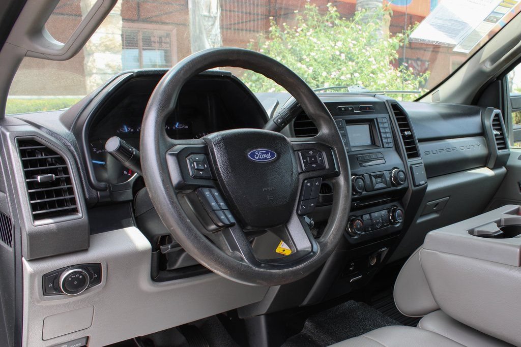 Used 2017 Ford F550 2WD Crew Cab Super Duty image 17