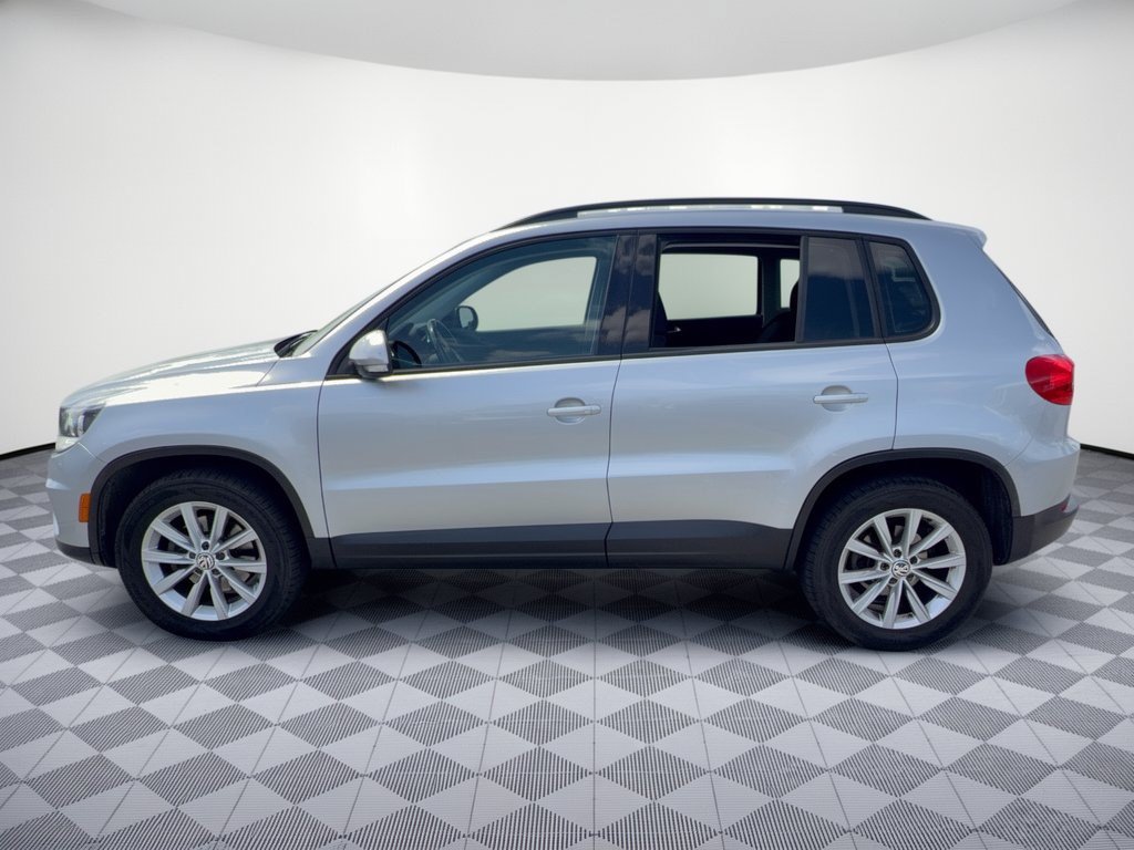 Used 2017 Volkswagen Tiguan Limited w/ Premium Package FWD image 2