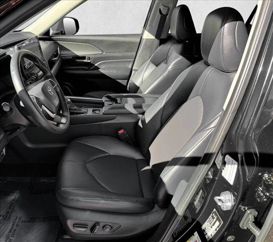 Certified 2025 Toyota Grand Highlander AWD image 10