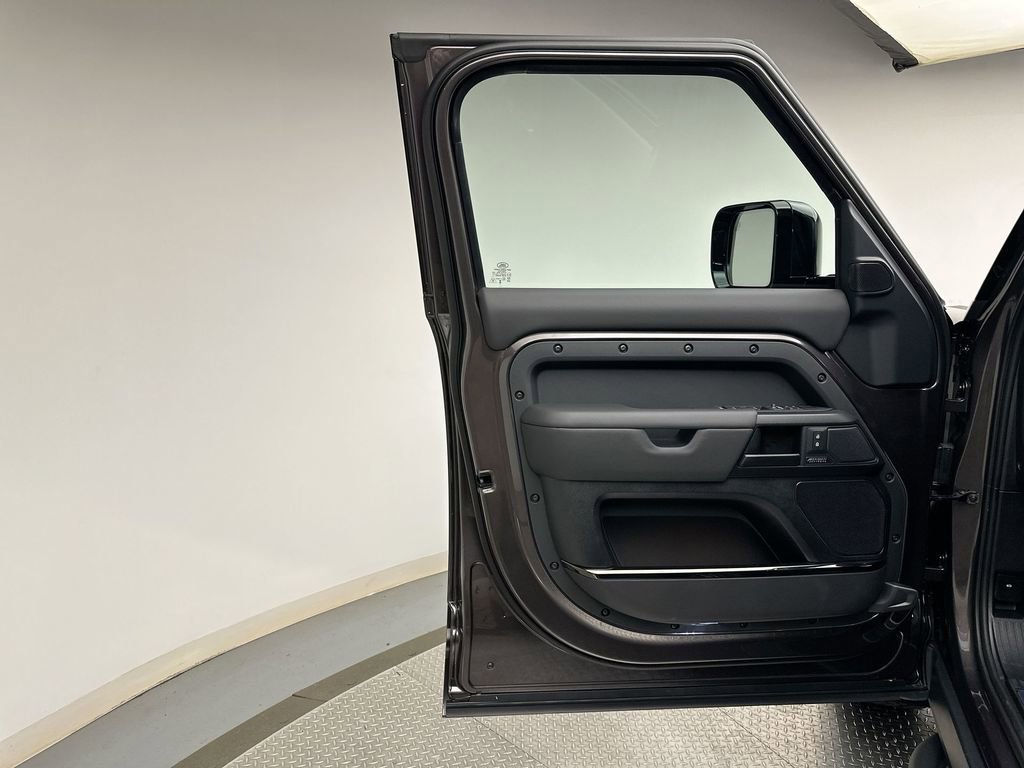 New 2026 Land Rover Defender 110 OCTA AWD/4WD image 19