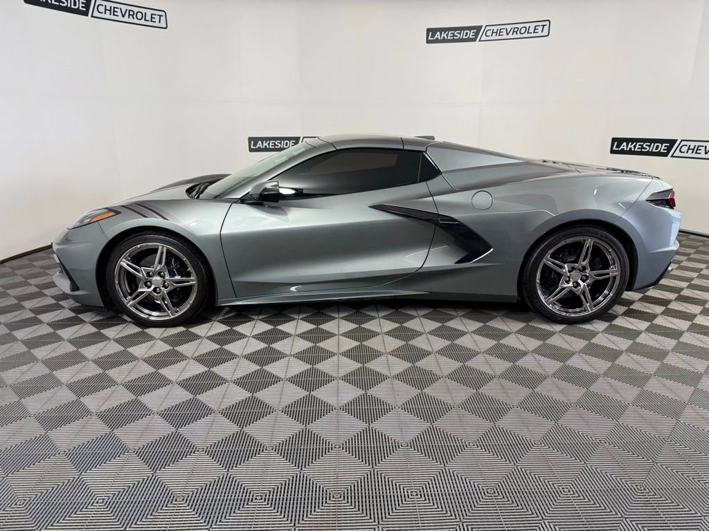 Used 2022 Chevrolet Corvette Stingray Convertible w/ 1LT RWD image 3