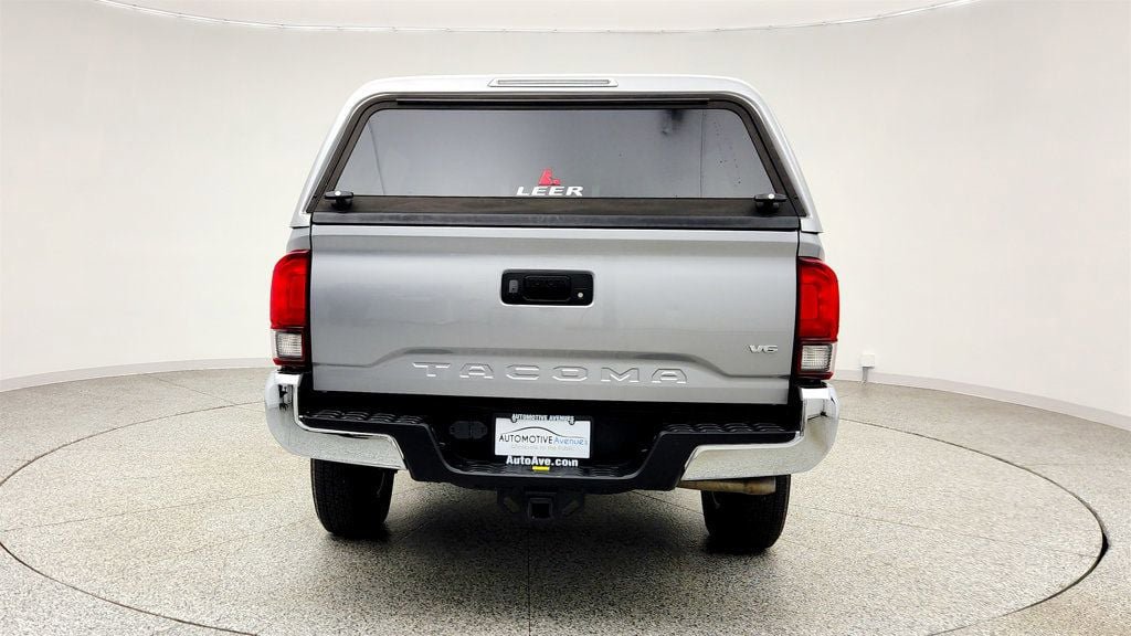 Used 2018 Toyota Tacoma SR5 RWD image 6