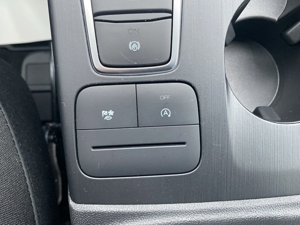 Used 2025 Ford Escape Active AWD/4WD image 29