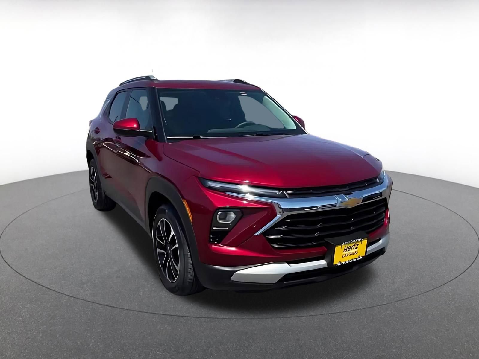 Used 2025 Chevrolet TrailBlazer LT FWD image 3