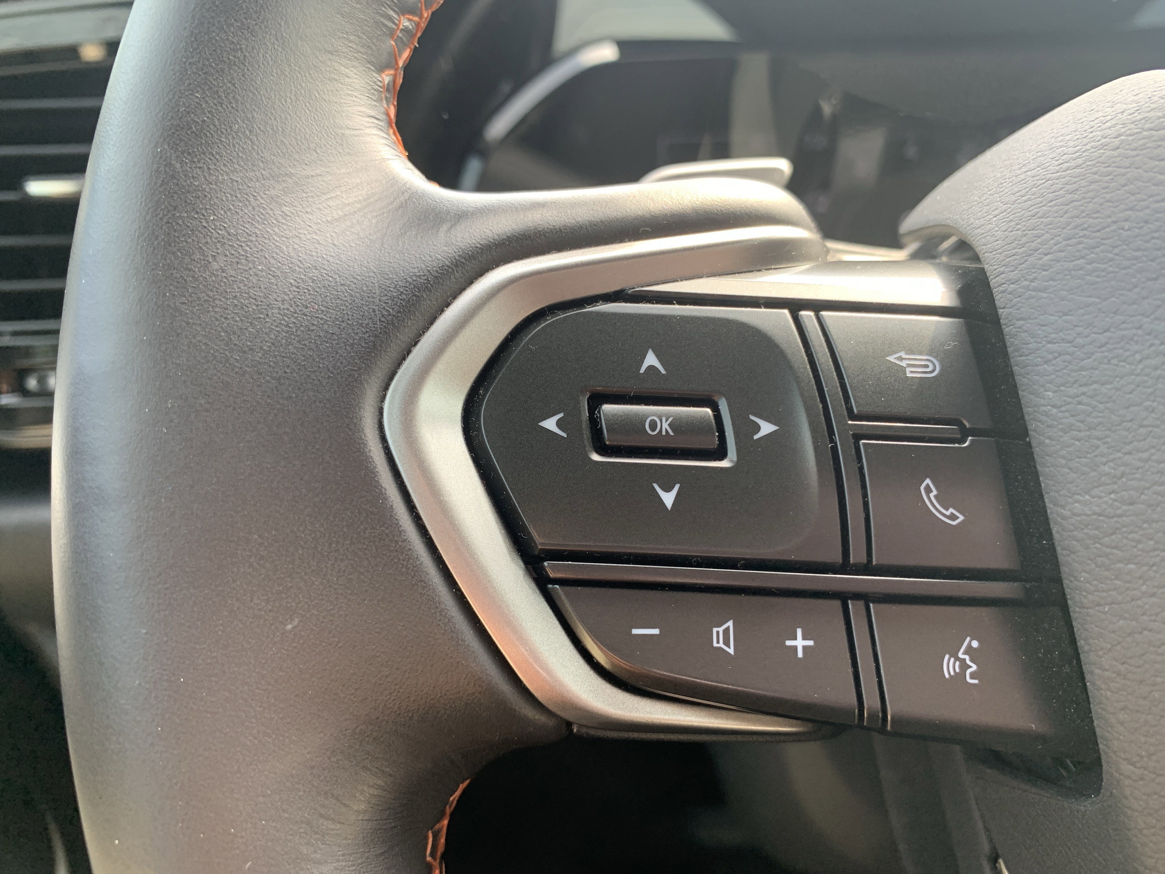 Used 2024 Lexus NX 250 FWD w/ Towing Package (2000 Lbs) image 19