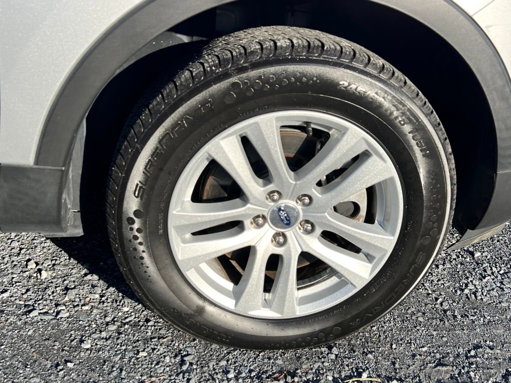 Used 2018 Ford Explorer XLT w/ Equipment Group 202A image 16