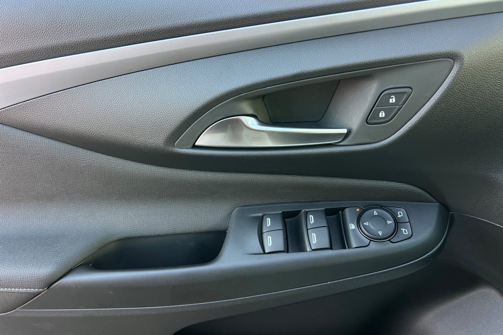 New 2026 Buick Envista Sport Touring FWD image 9