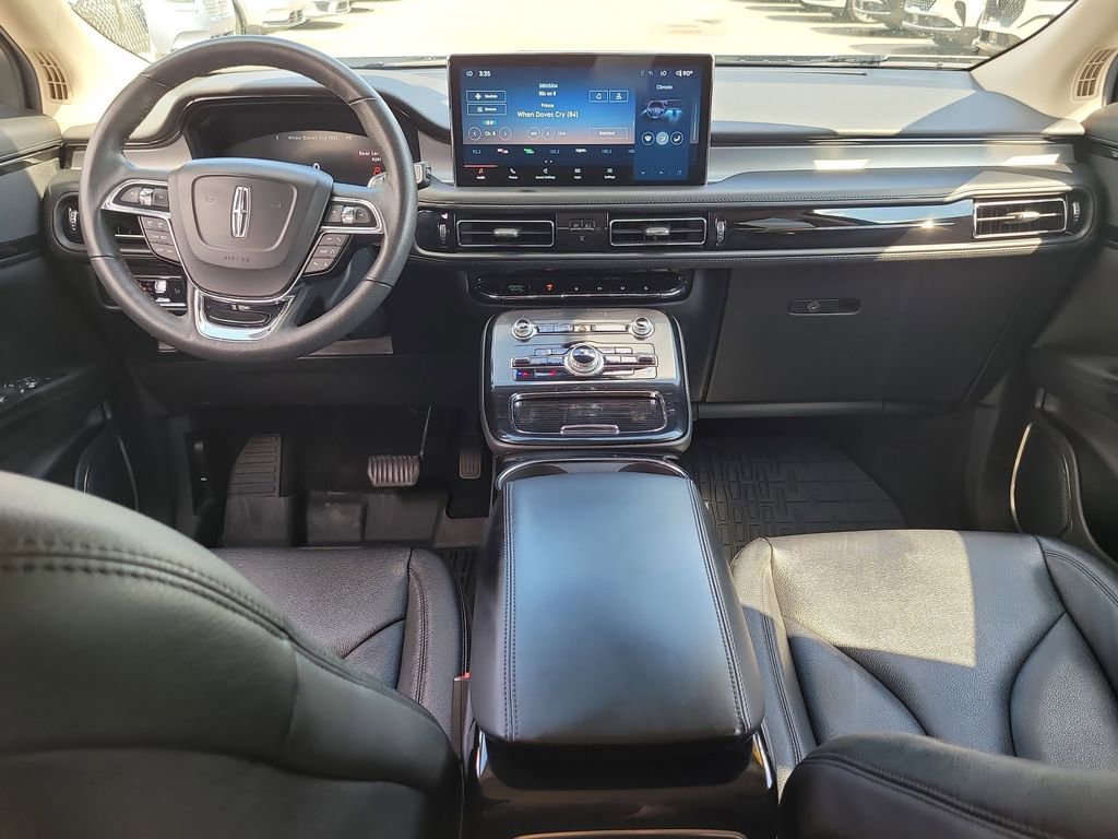 Used 2023 Lincoln Nautilus AWD image 12