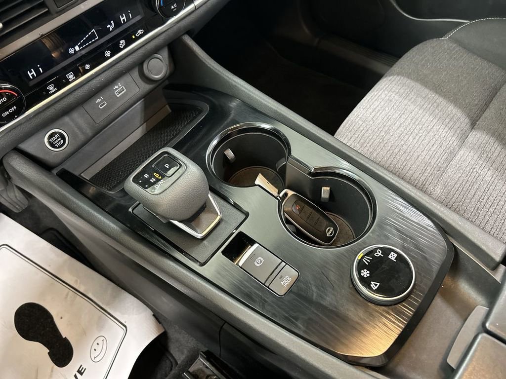 Used 2023 Nissan Rogue SV image 17