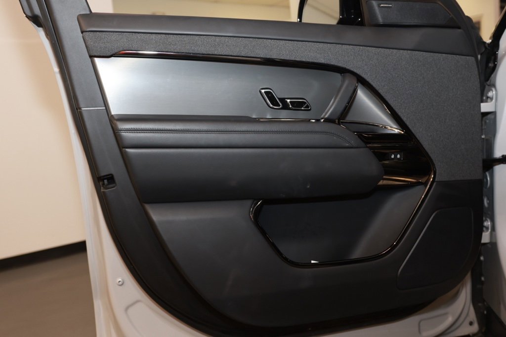 Used 2024 Land Rover Range Rover Sport SE image 21