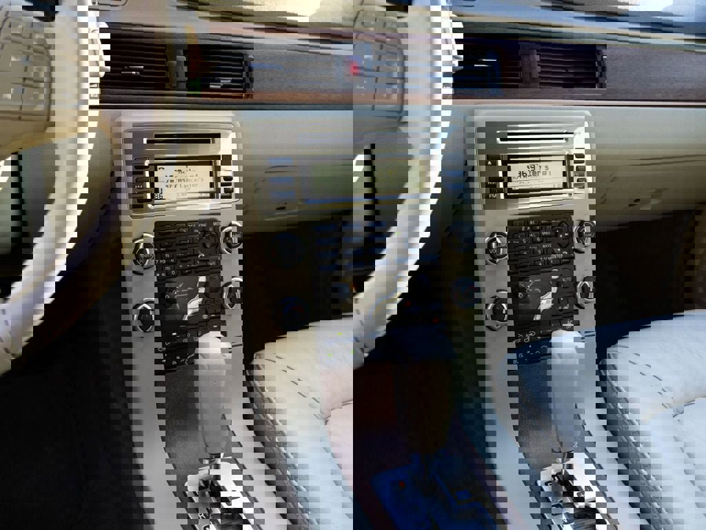 Used 2010 Volvo XC70 3.2 AWD/4WD image 33