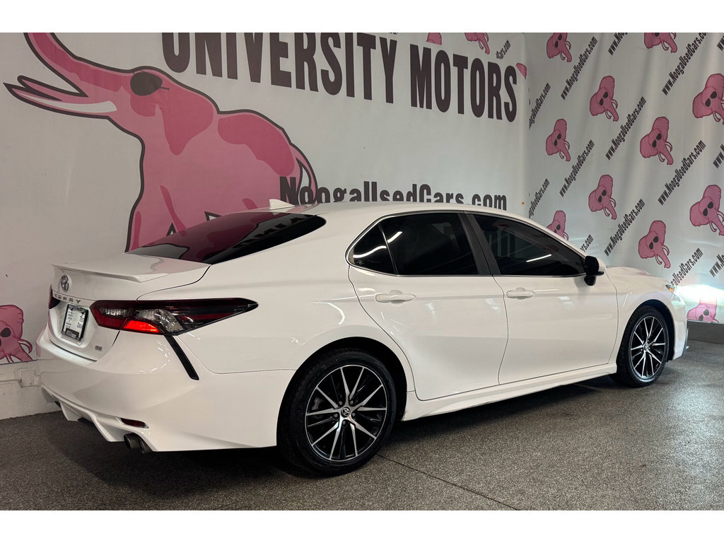 Used 2021 Toyota Camry SE image 10