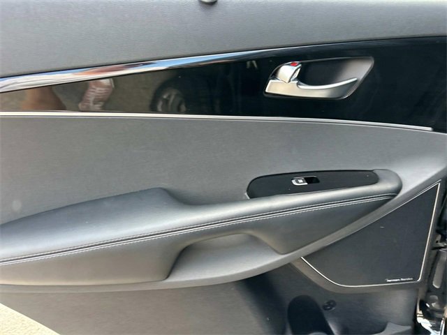 Used 2019 Kia Sorento SX image 18