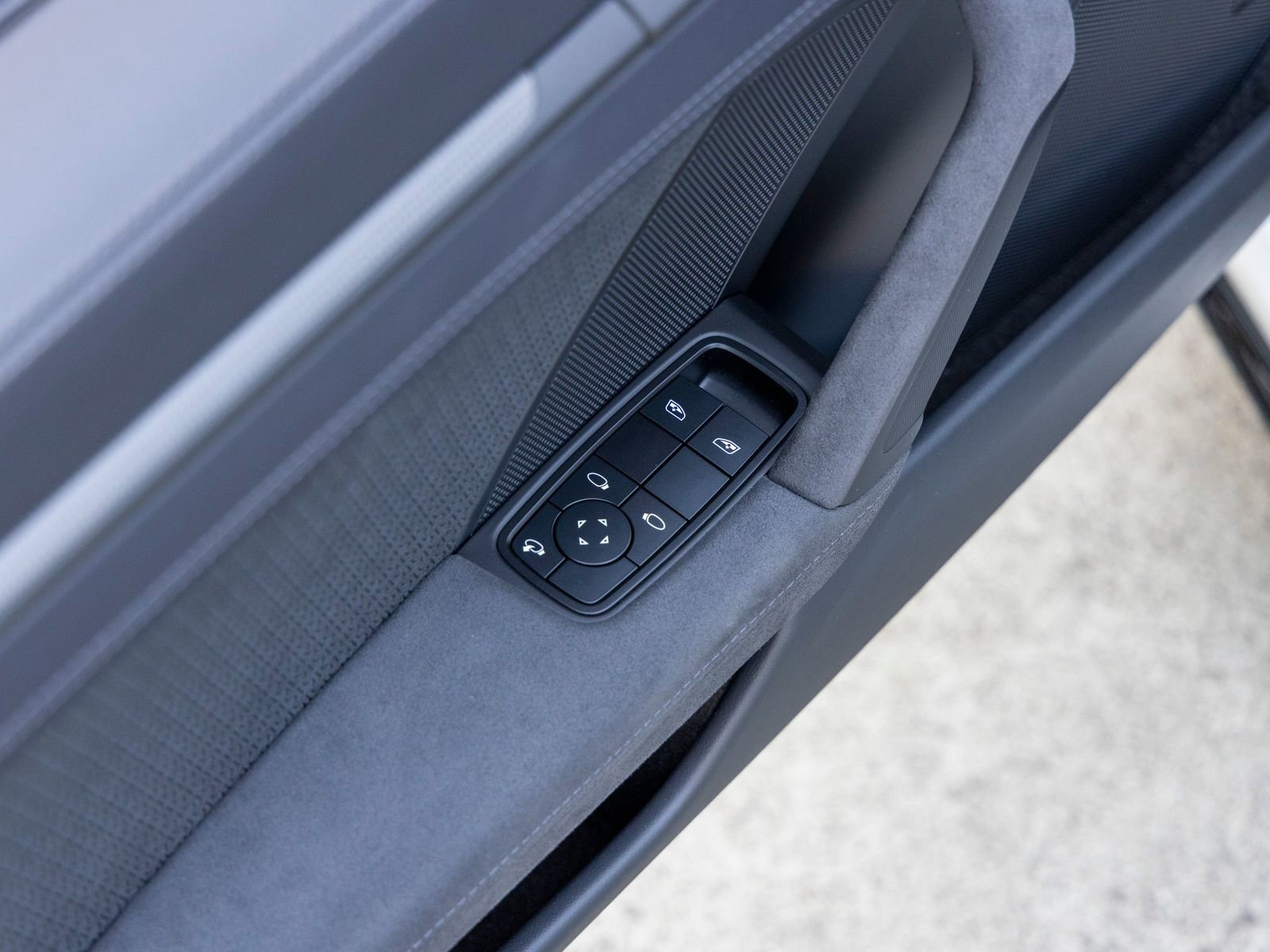 Certified 2025 Porsche 911 Carrera 4 GTS image 28