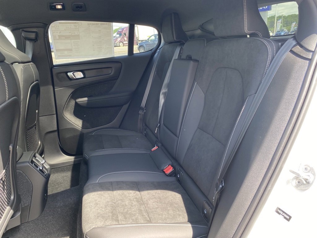 New 2023 Volvo C40 P8 Recharge Plus w/ Climate Package image 29