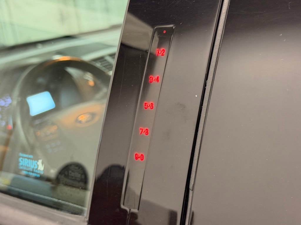 Used 2017 Ford Explorer XLT w/ Equipment Group 202A AWD/4WD image 27