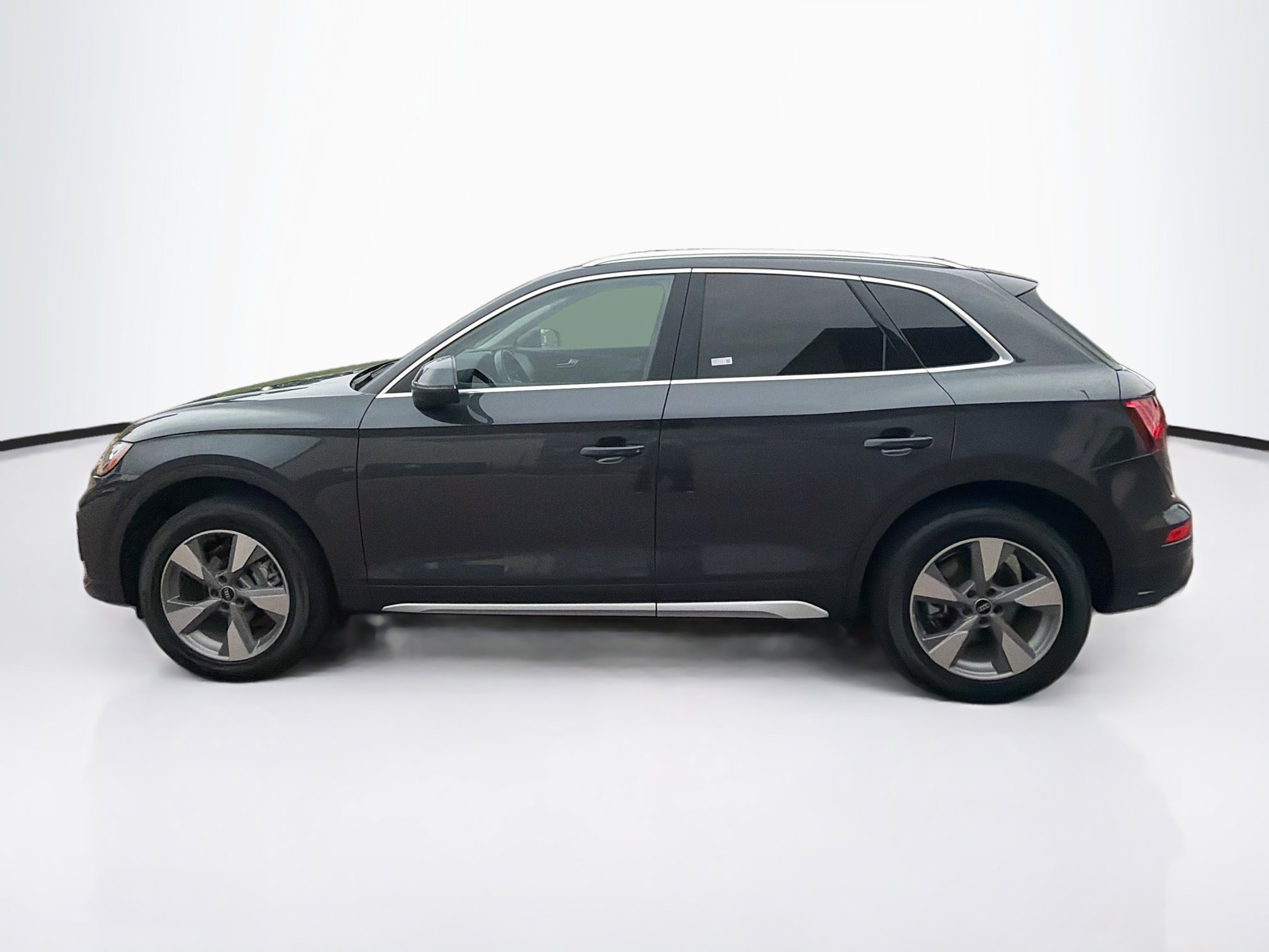 Used 2023 Audi Q5 2.0T Premium Plus w/ Premium Plus Package AWD/4WD image 4