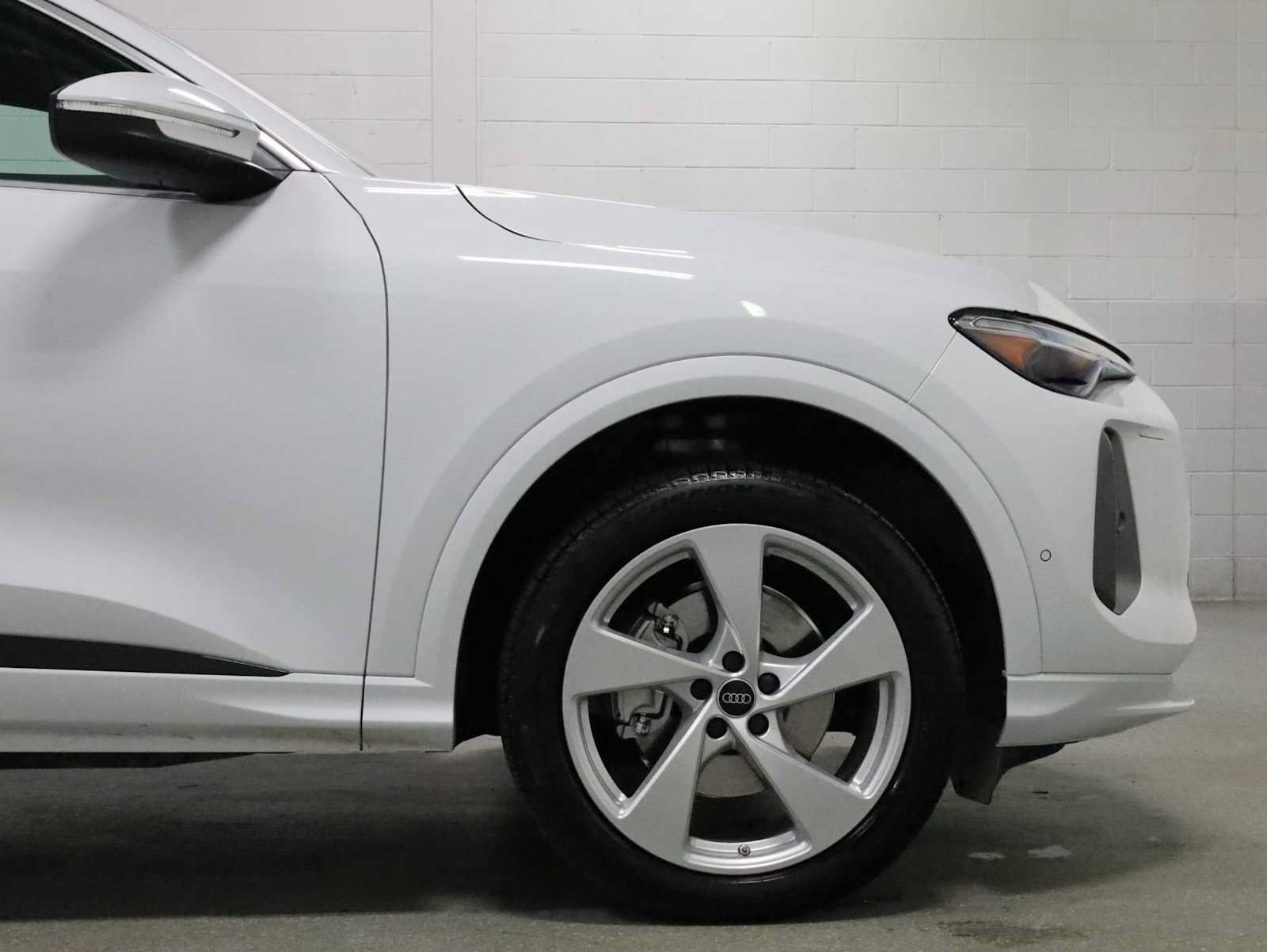 Certified 2025 Audi Q5 Premium AWD/4WD image 11