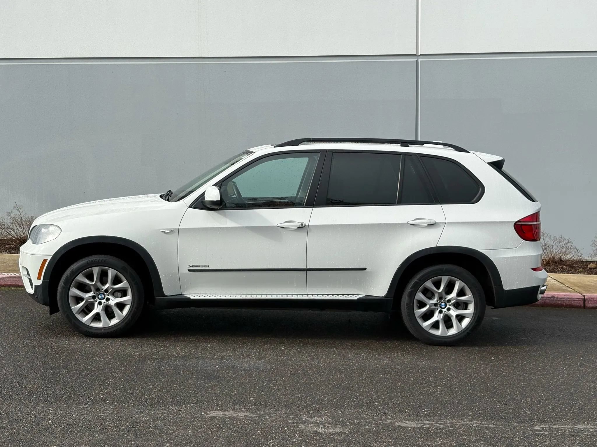 Used 2011 BMW X5 xDrive35i AWD/4WD image 3