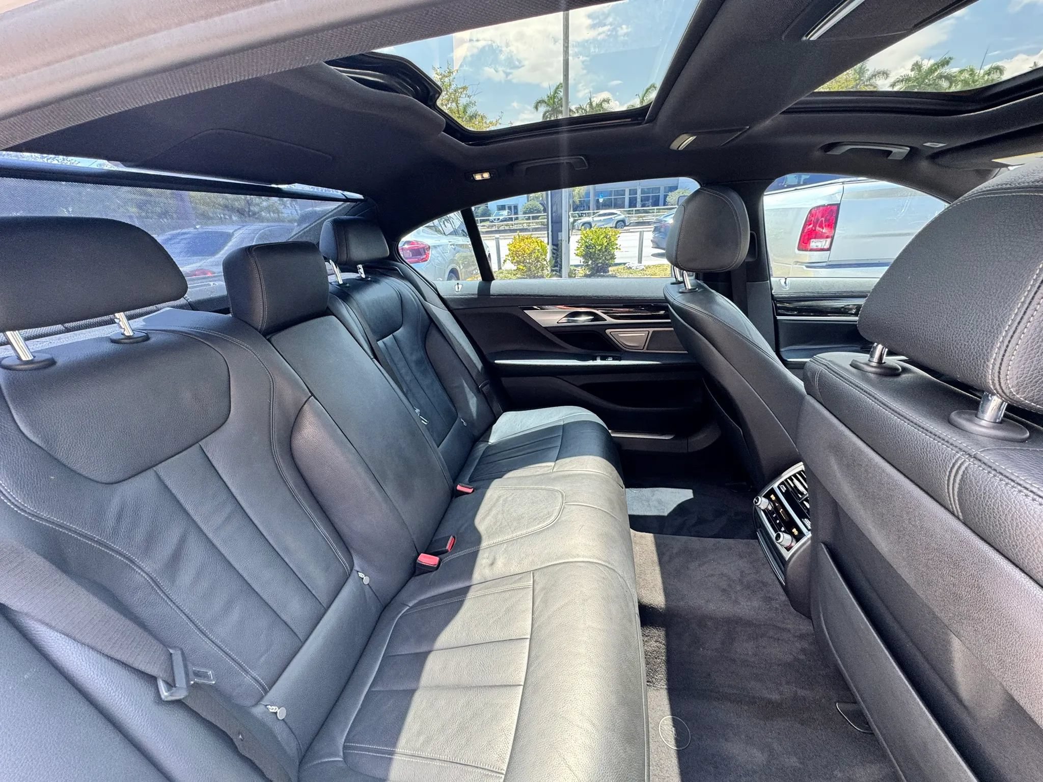 Used 2019 BMW 740i w/ M Sport Package RWD image 27