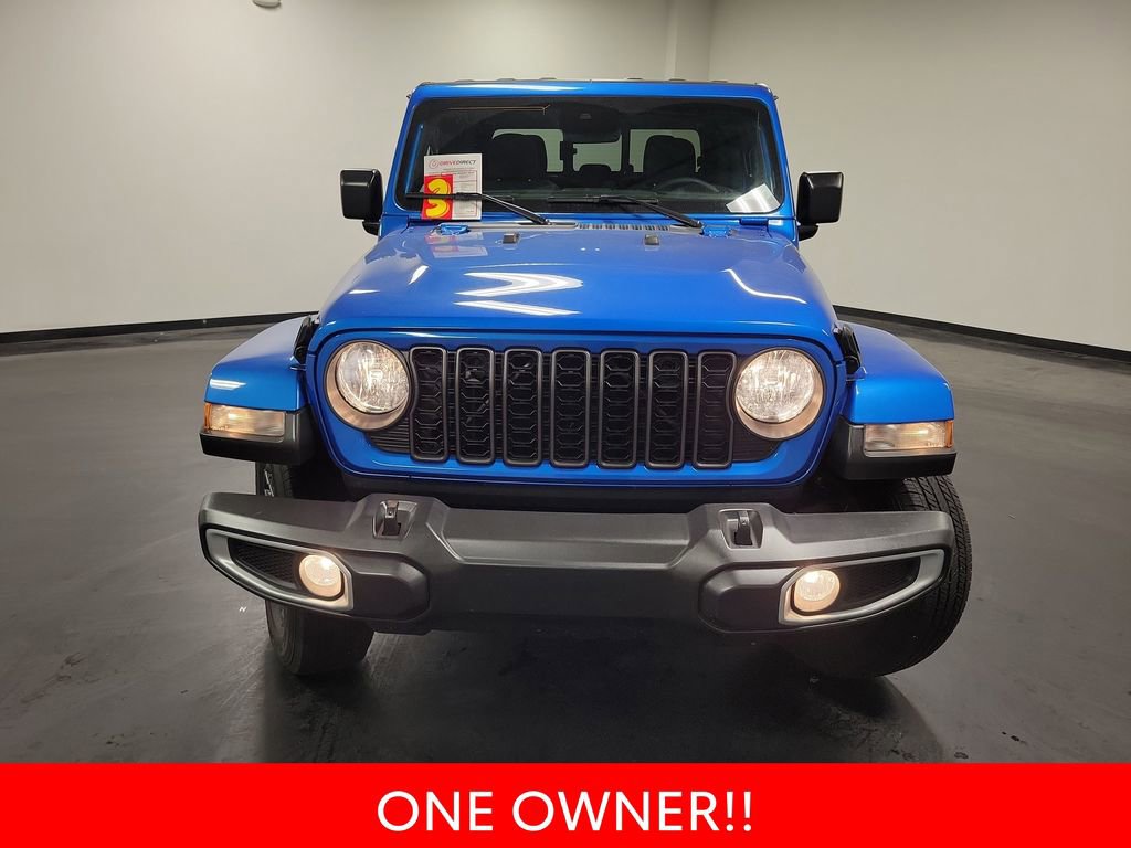 Used 2024 Jeep Gladiator Sport image 3