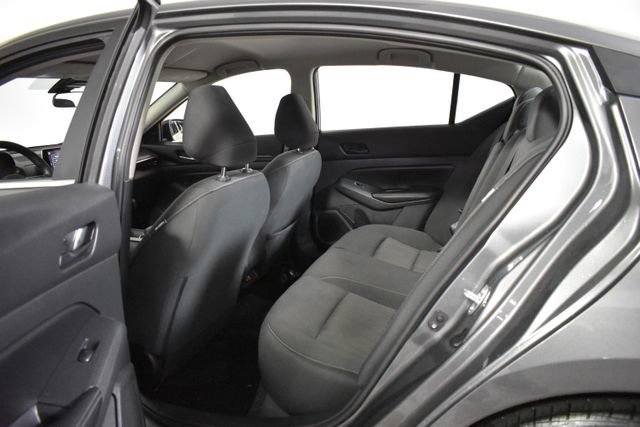 Used 2025 Nissan Altima 2.5 SV FWD image 29
