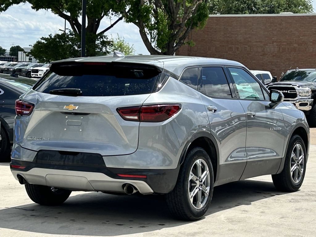 Used 2025 Chevrolet Blazer LT image 4