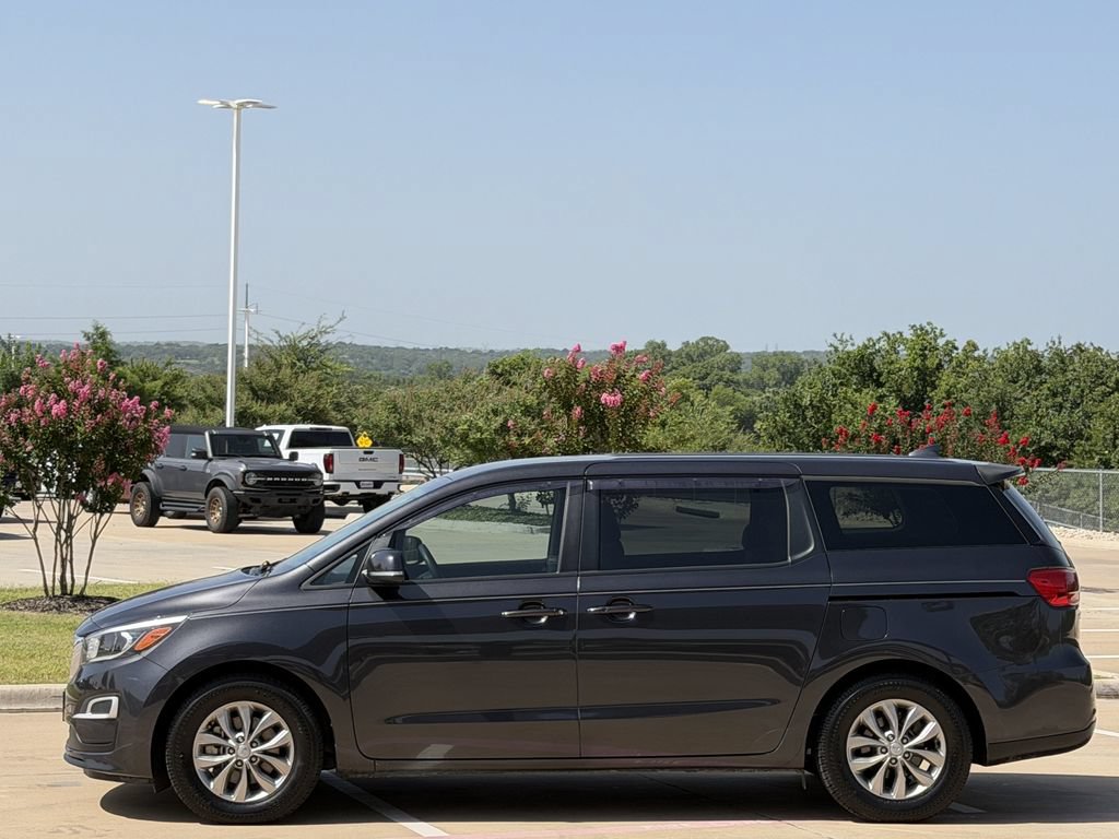 Used 2021 Kia Sedona LX FWD image 3