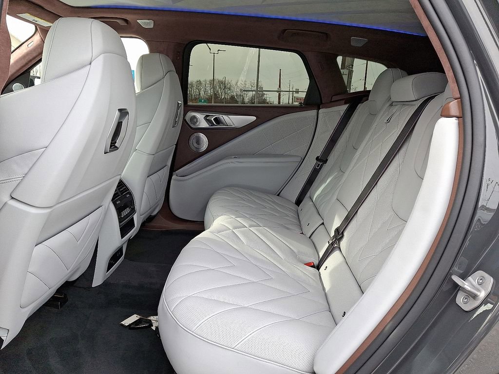 New 2026 BMW XM Label Red image 9