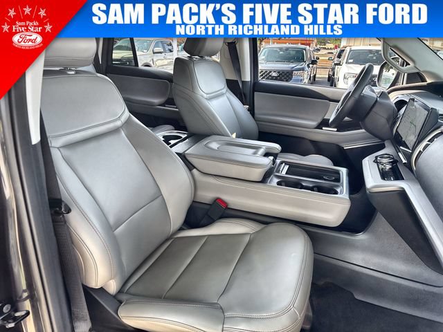 Used 2025 Ford Expedition Max Active AWD/4WD image 35