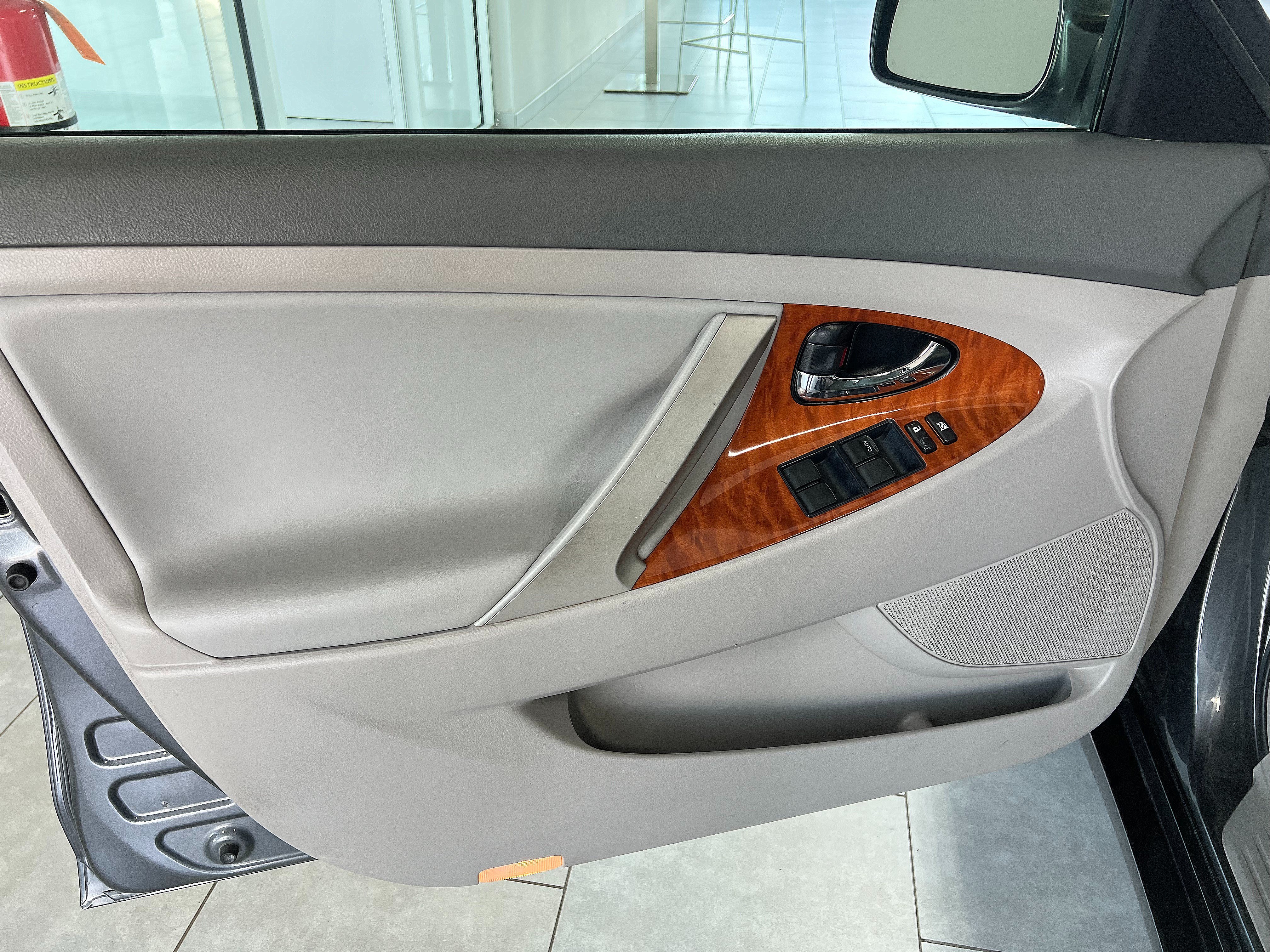 Used 2009 Toyota Camry XLE FWD image 8
