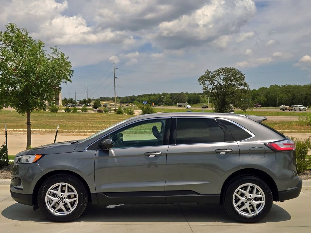 Used 2024 Ford Edge SEL AWD/4WD image 4