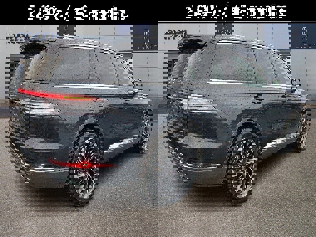 Used 2023 Lincoln Aviator Reserve w/ Equipment Group 201A image 4