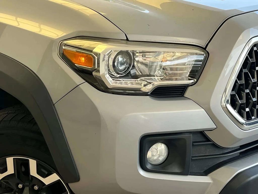 Used 2019 Toyota Tacoma TRD Off-Road AWD/4WD image 34