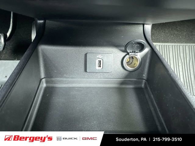 Used 2018 Ford Fusion SE w/ Fusion SE Technology Package image 38