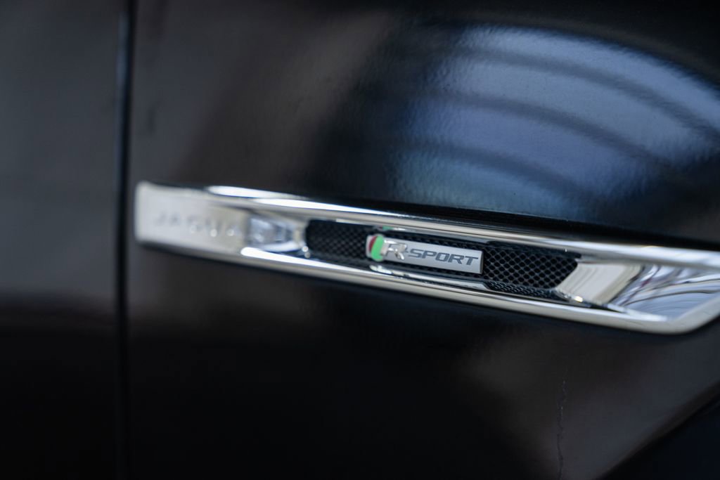 Used 2019 Jaguar XJ R-Sport image 18